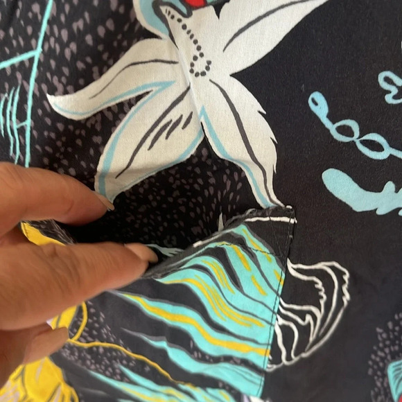 Hurley Shirt Large L black  Floral Hawaiian Short Sleeve Button down tropical - Picture 4 of 15